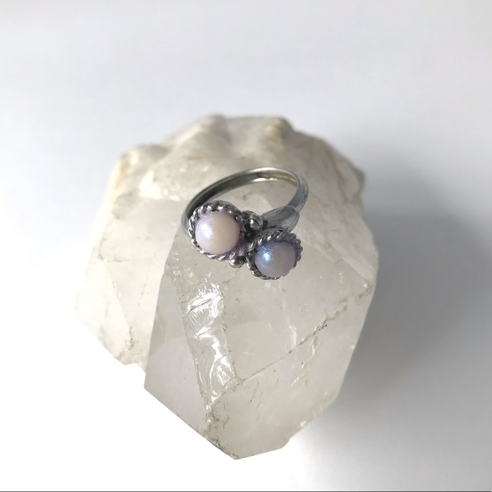 Vintage Avon iridescent faux pearl ring - rare 70s